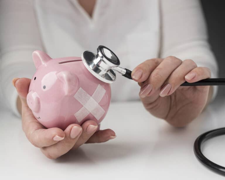 Asiakasmaksut eivät saa johtaa taloudelliseen ahdinkoon