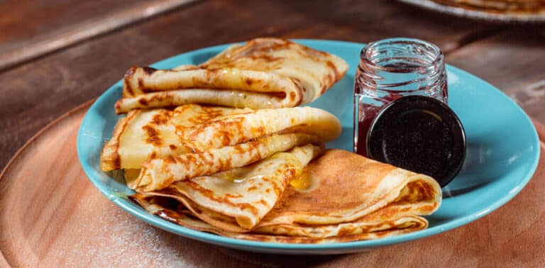 Mistä on jouheva lapsiperheen mökkiruokailu tehty? 