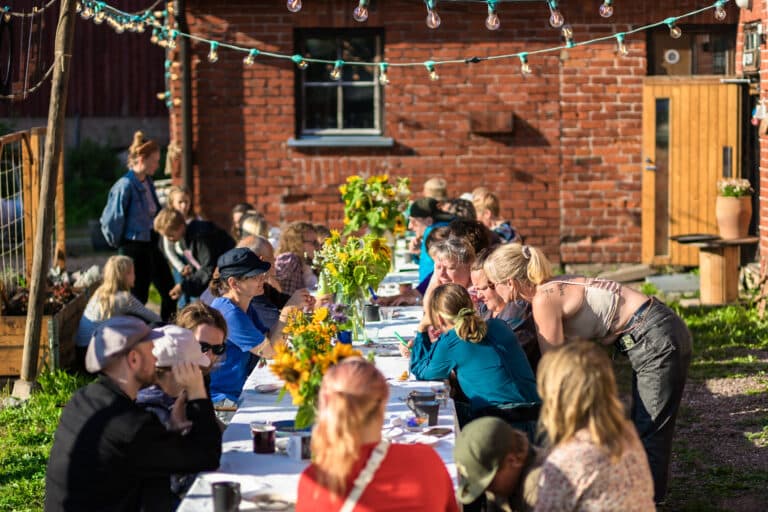 Jakaminen lisää yhteisöllisyyttä – kokemuksia Jalotuksen kestävän elämän keskuksesta